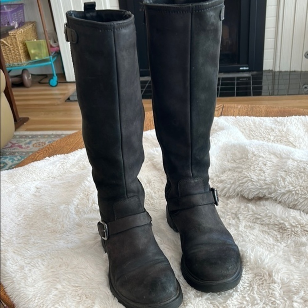 La CANADIENNE Waterproof Microfiber Black Boots Made in Canada
